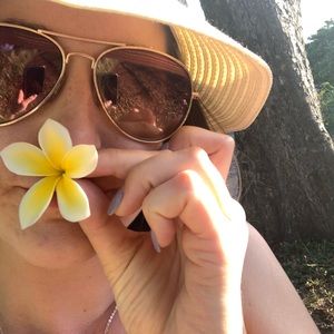 Meet your Posher, Lauren